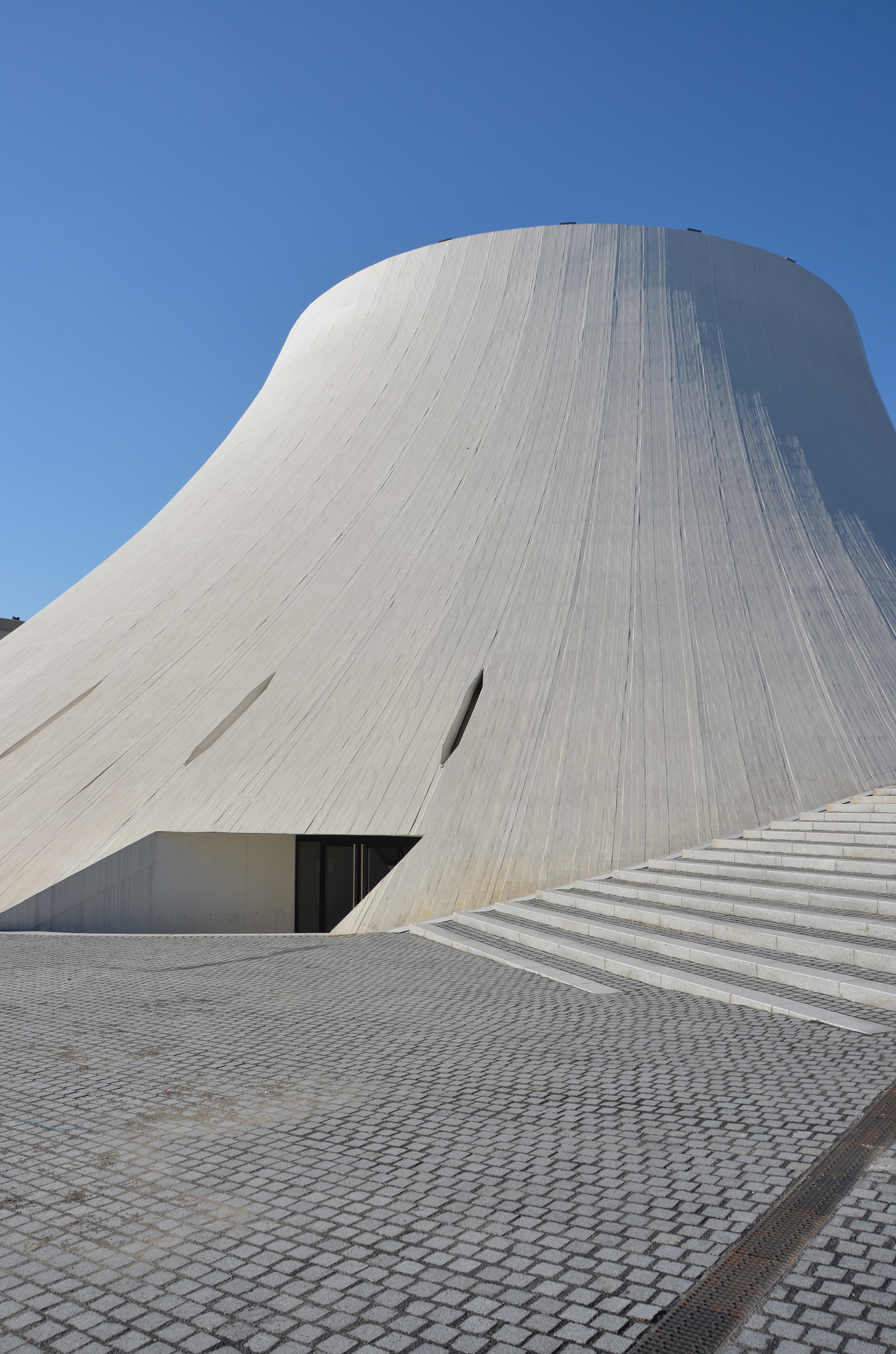 Le Grand Volcan, O. Niemeyer
